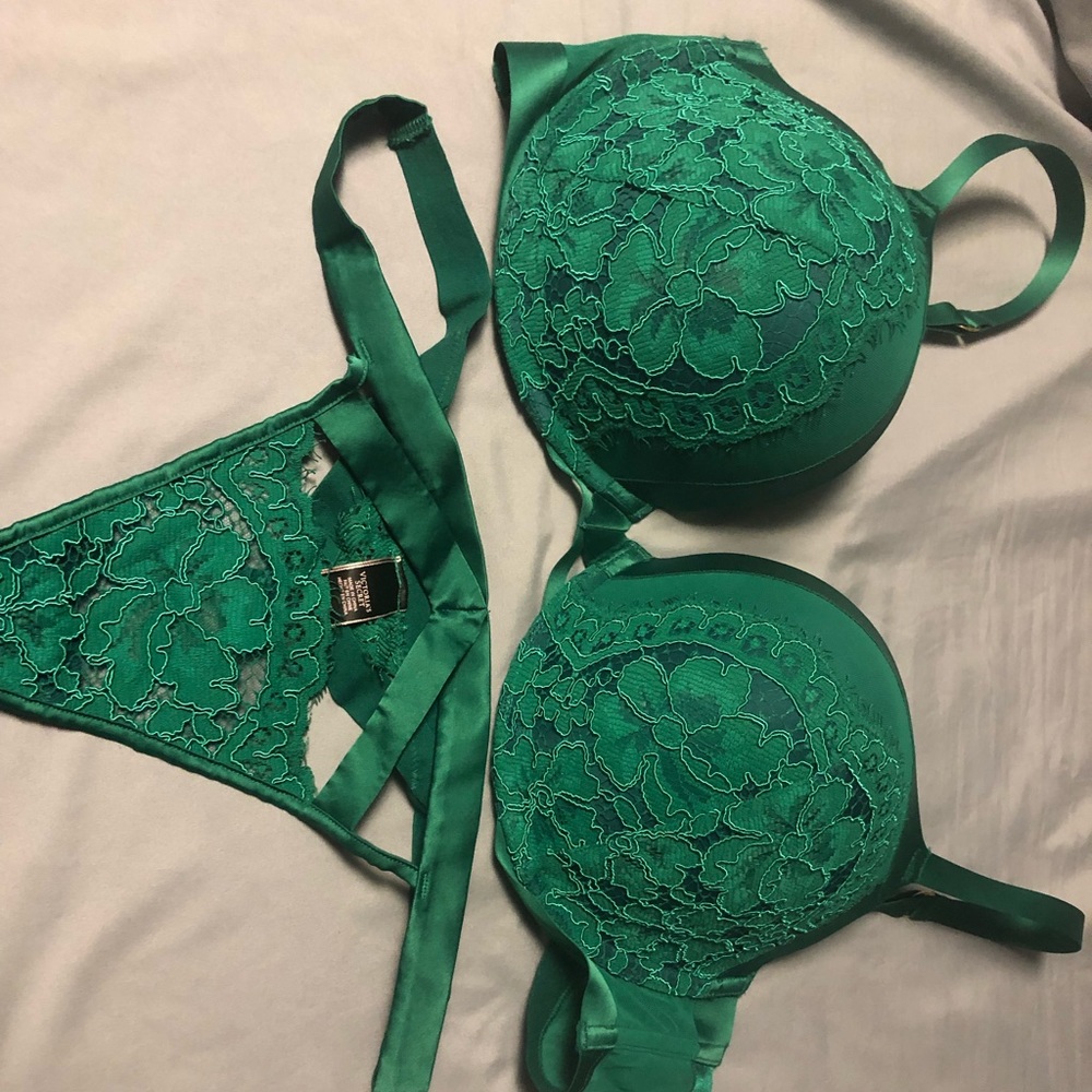 Cute green lace set